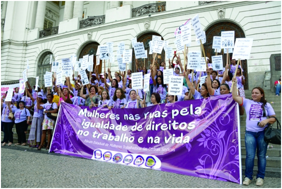 Ato em comemoração pelo Dia da Mulher se transforma em protesto contra a violência a trabalhadoras