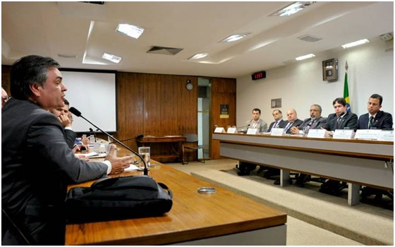SINPOSPETRO Niterói e Região faz ação para informar trabalhadores sobre negociação emperrada - Sinpospetro Niterói e Região