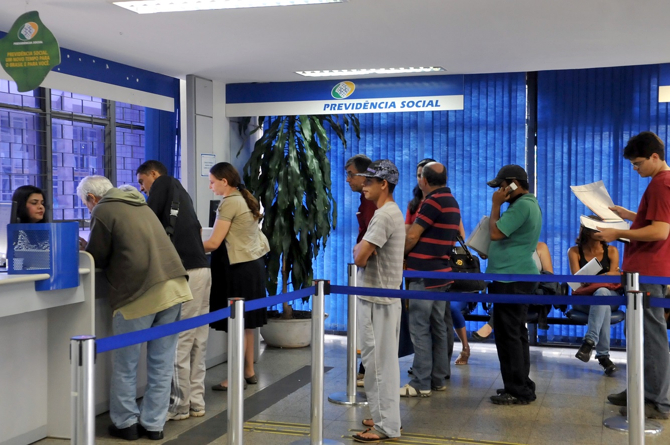 Foto: Antonio Cruz/ (Arquivo) Agência Brasil
Segurados do INSS procuram postos de atendimento para fazer perícias médicas