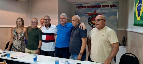Mesa da primeira Plenária de 2024 da Força Sindical RJ